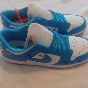 Nike SB.  182888 1688888